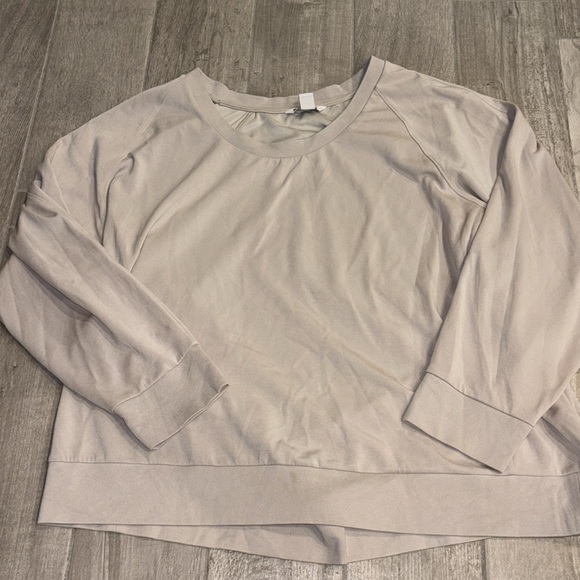 Athleta Cream Boxy 3/4 Sleeve Sweatshirt - Picture 3 of 4